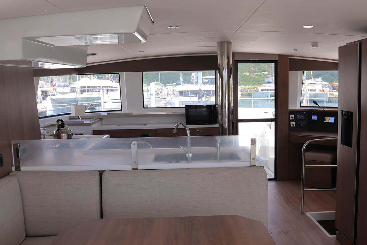 Photo #14 - Bali 4.6 - 5 + 1 cab. (Fortunate Sun) in Nanny Cay - 35575