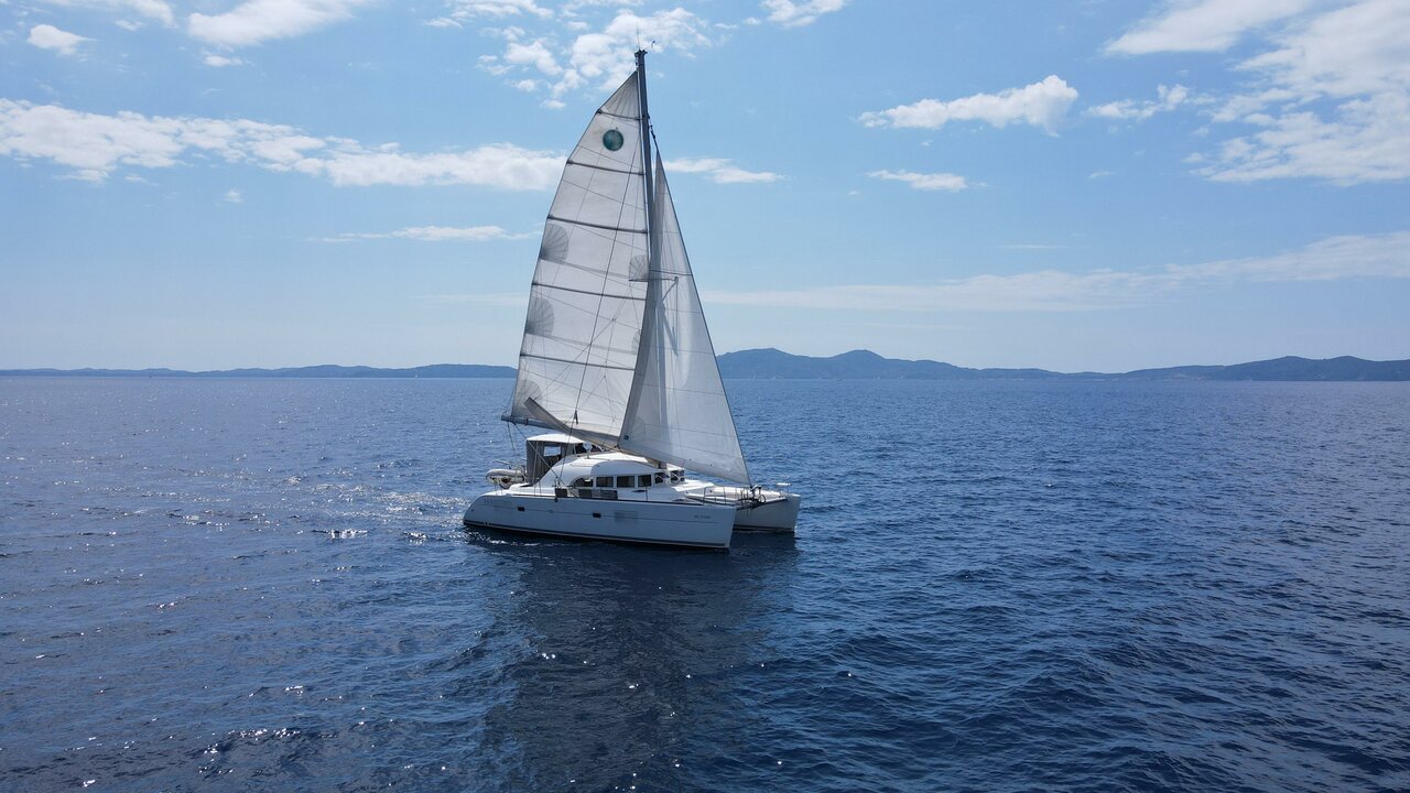 Photo #4 - Lagoon 380 S2 - 4 + 2 cab. (Atenea) in Krk - 35587