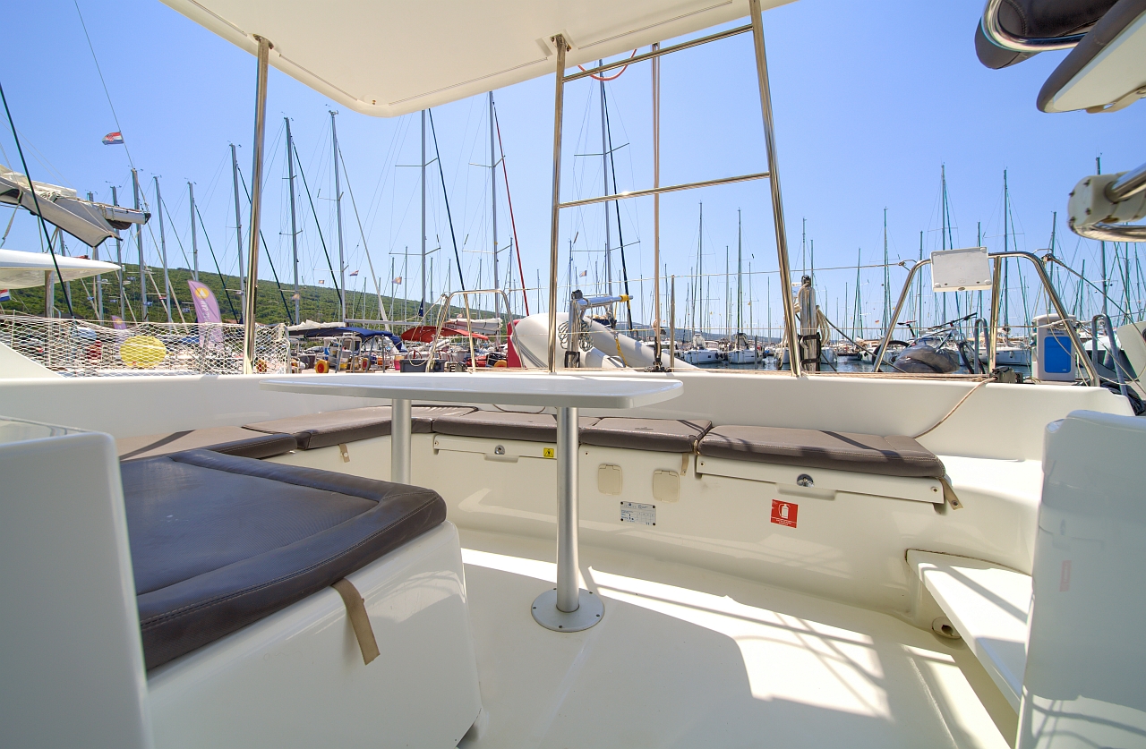 Photo #8 - Lagoon 380 S2 - 4 + 2 cab. (Atenea) in Krk - 35587