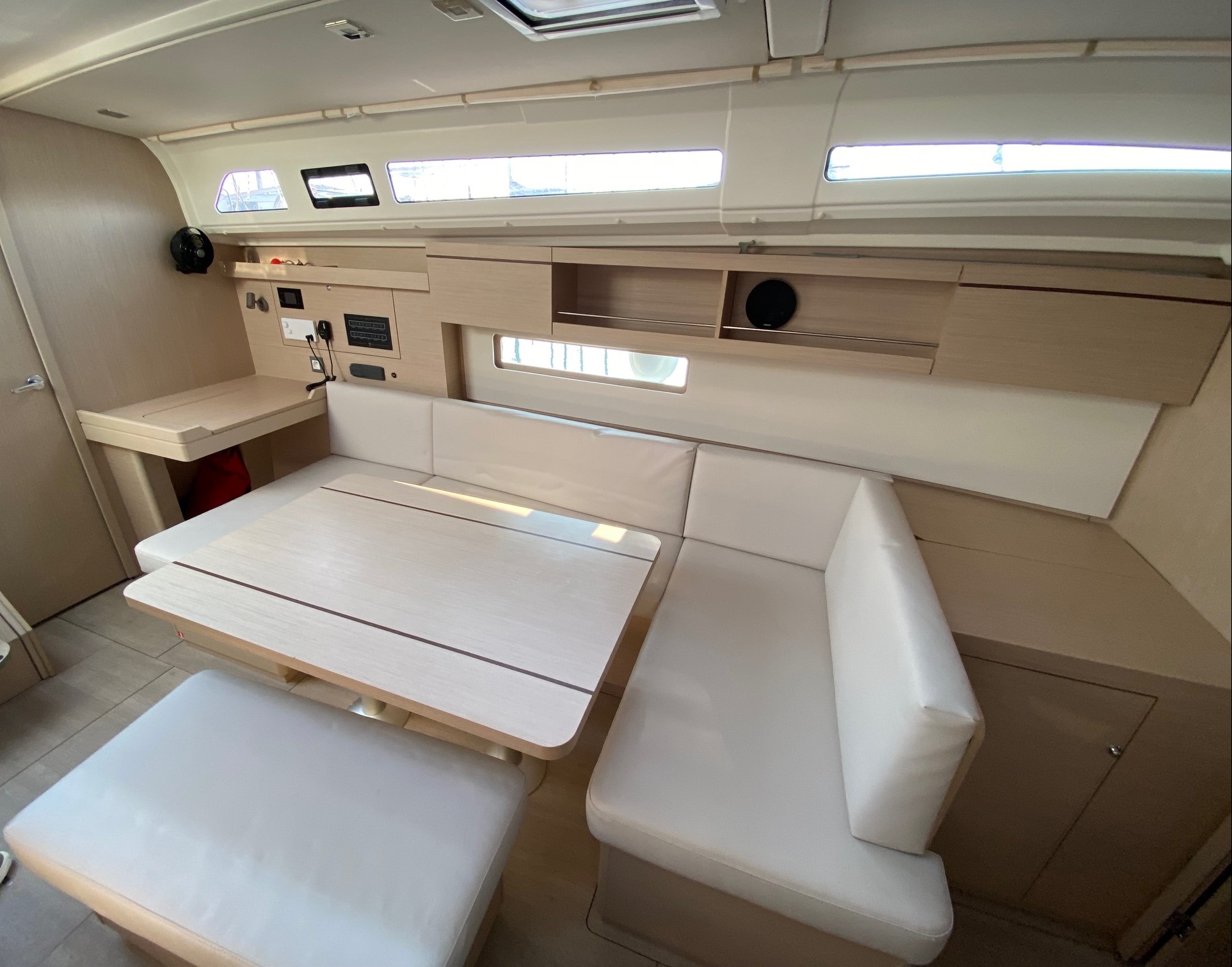 Photo #10 - Oceanis 40.1 (La Mer) en Atenas - 35658