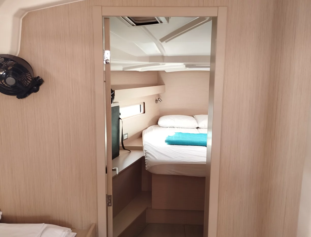 Oceanis 40.1 (La Mer)  - 12
