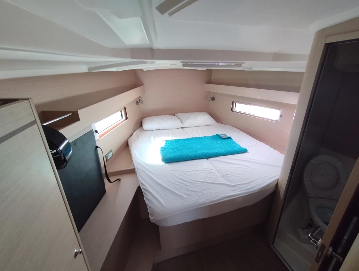 Oceanis 40.1 (La Mer)  - 13