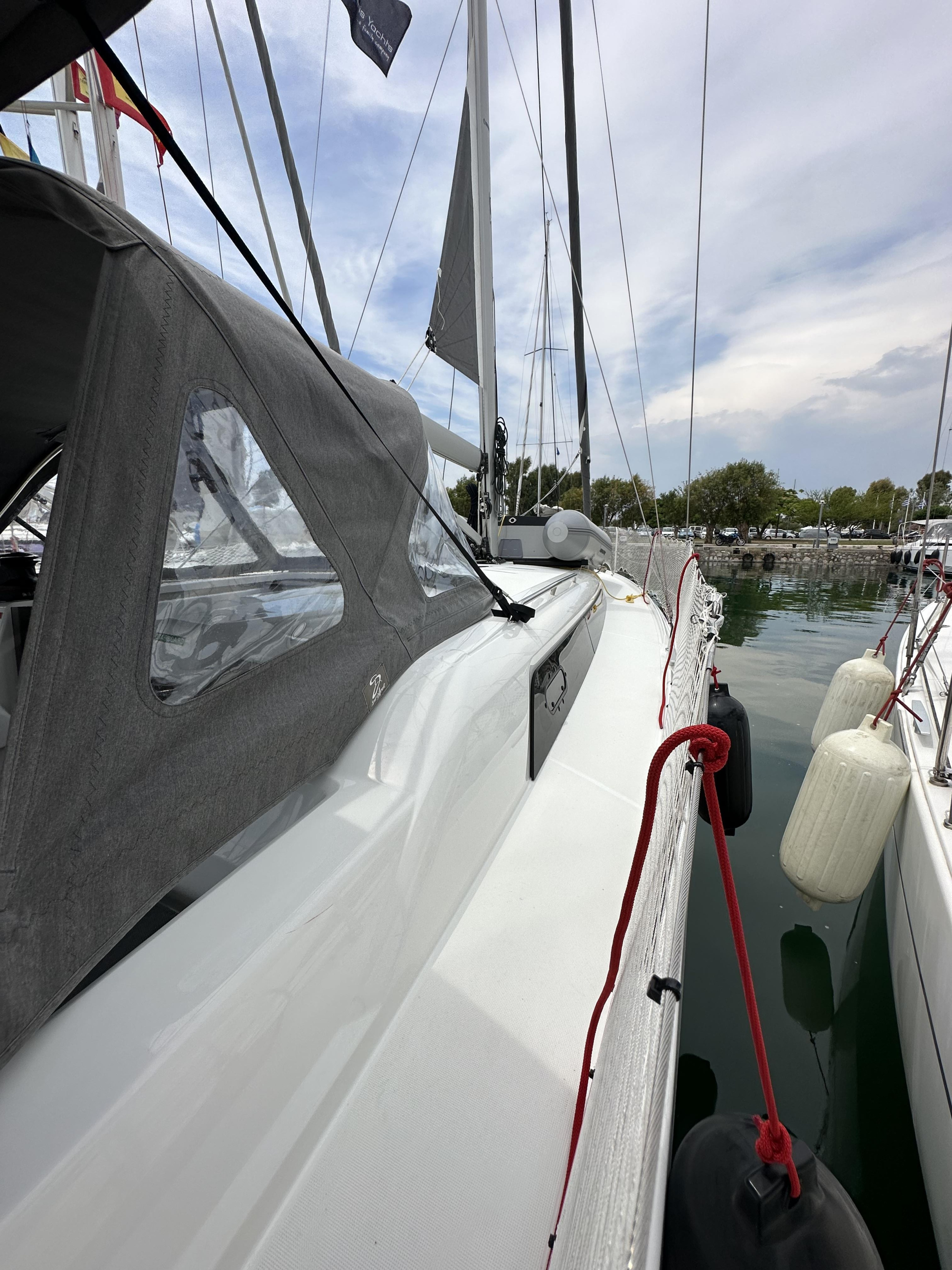 Photo #4 - Oceanis 34.1 (Aria) in Atene - 35684