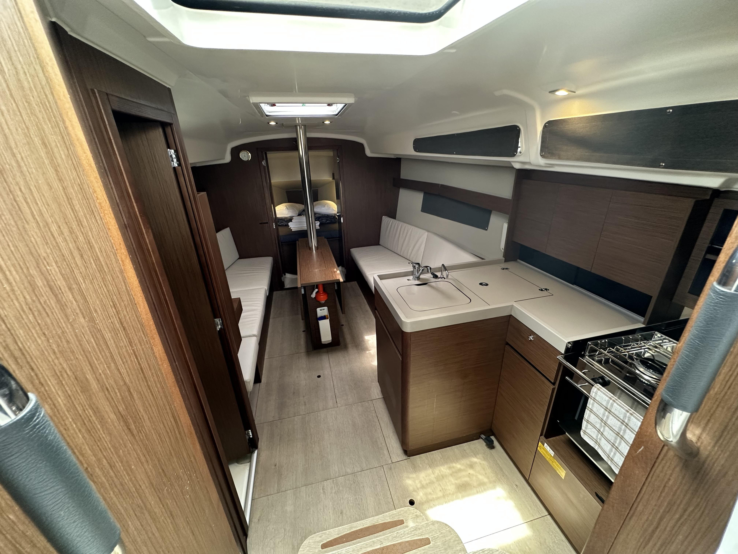 Photo #6 - Oceanis 34.1 (Aria) in Atene - 35684