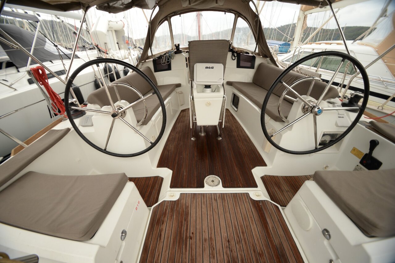 Photo #5 - Sun Odyssey 379 - 2 cab. (Mitis) in Fethiye - 35713