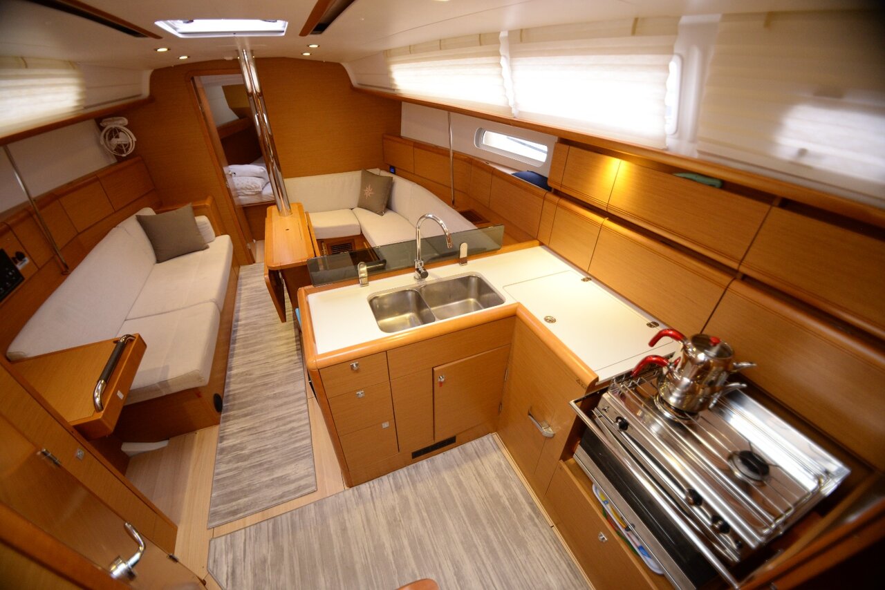 Photo #9 - Sun Odyssey 379 - 2 cab. (Mitis) in Fethiye - 35713