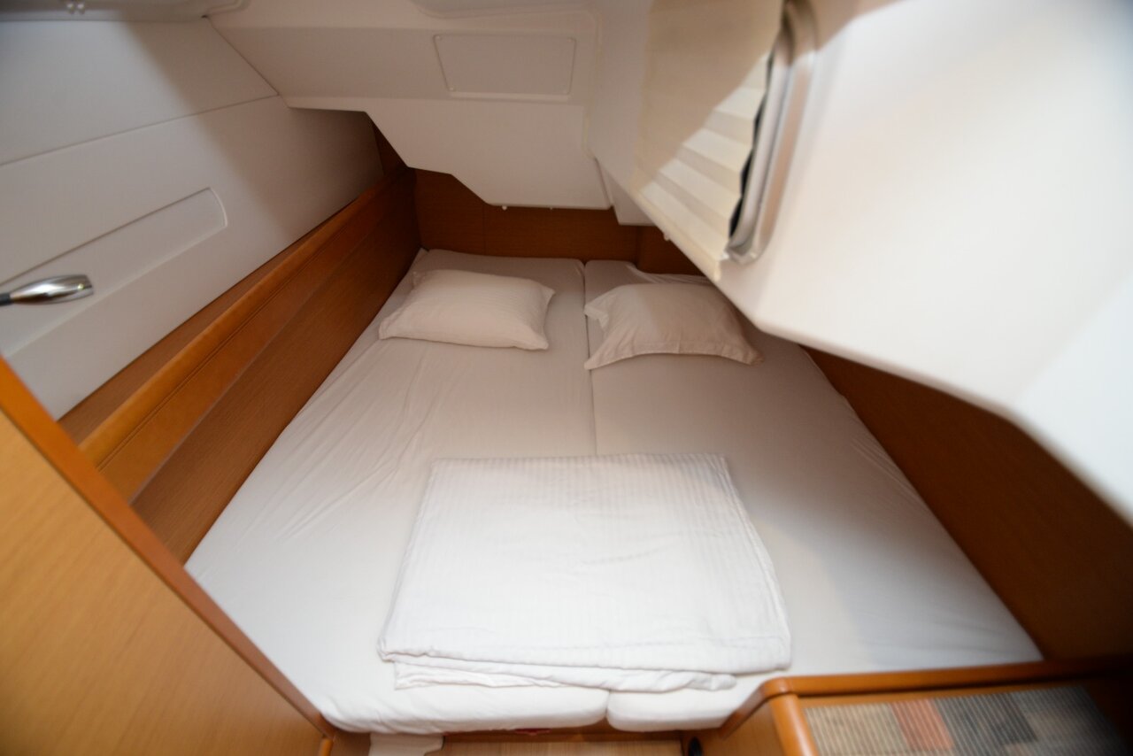Photo #12 - Sun Odyssey 379 - 2 cab. (Mitis) in Fethiye - 35713