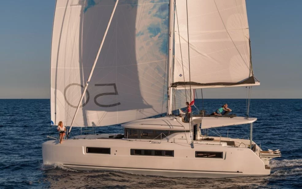 Lagoon 50 - 6 + 2 cab. (Y-NISSI)  - 2