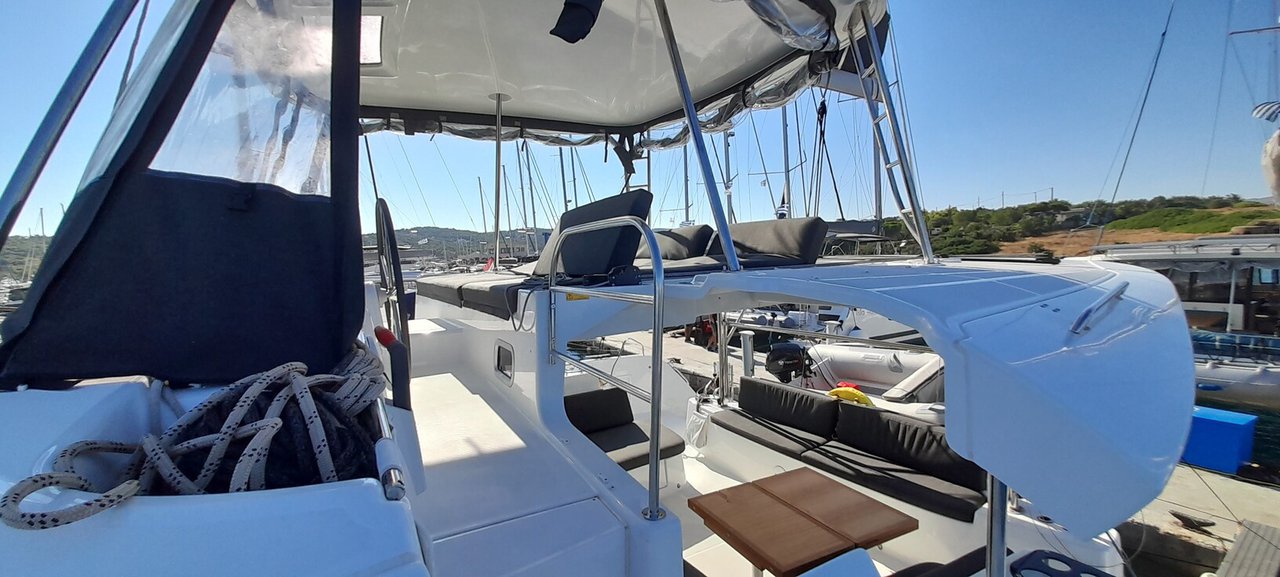 Photo #8 - Lagoon 46 OW - 3 + 2 cab. (Free Bird II) en Lavrion - 35782