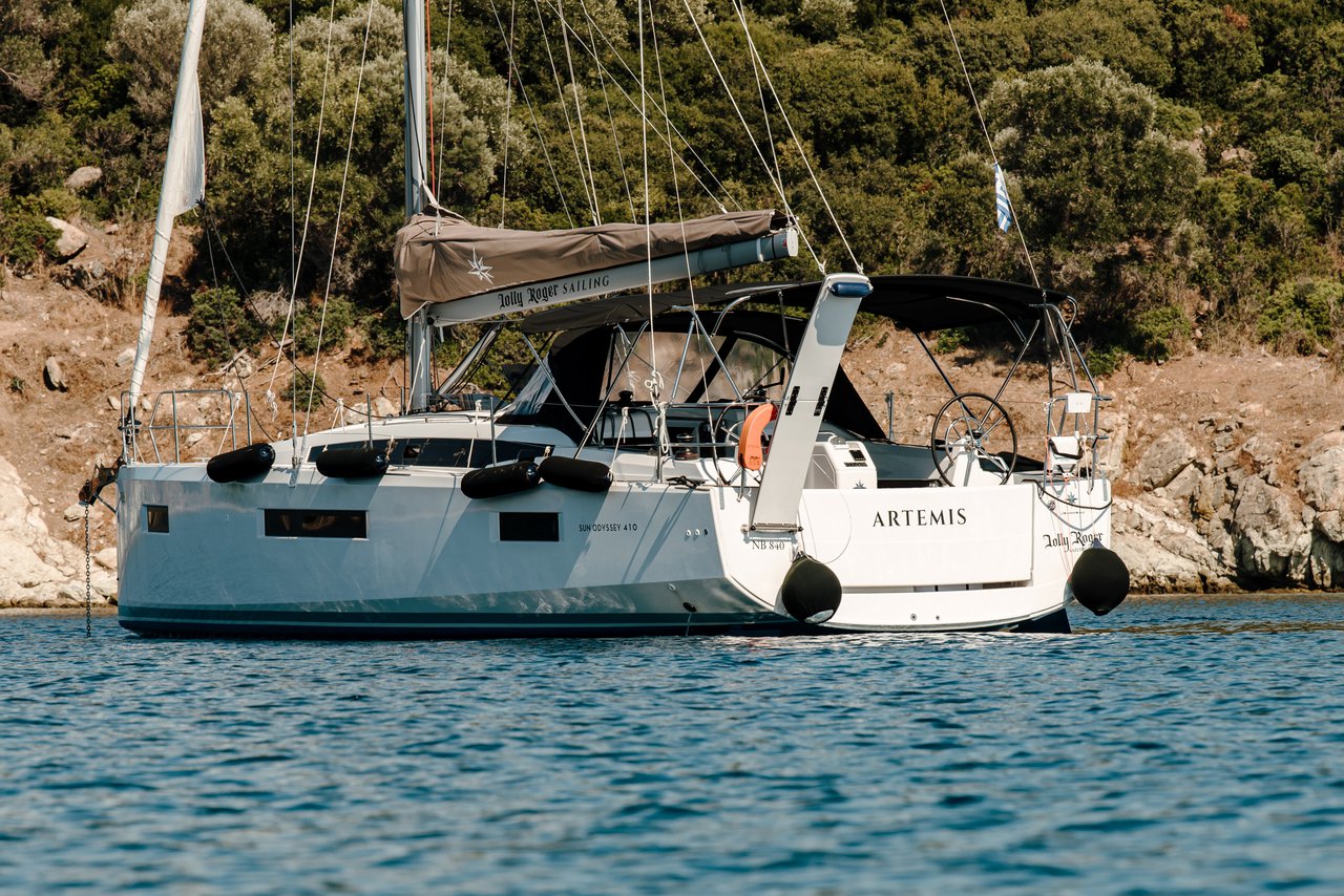 Photo #6 - Sun Odyssey 410 - 3 cab. (Artemis) in Volos - 35814