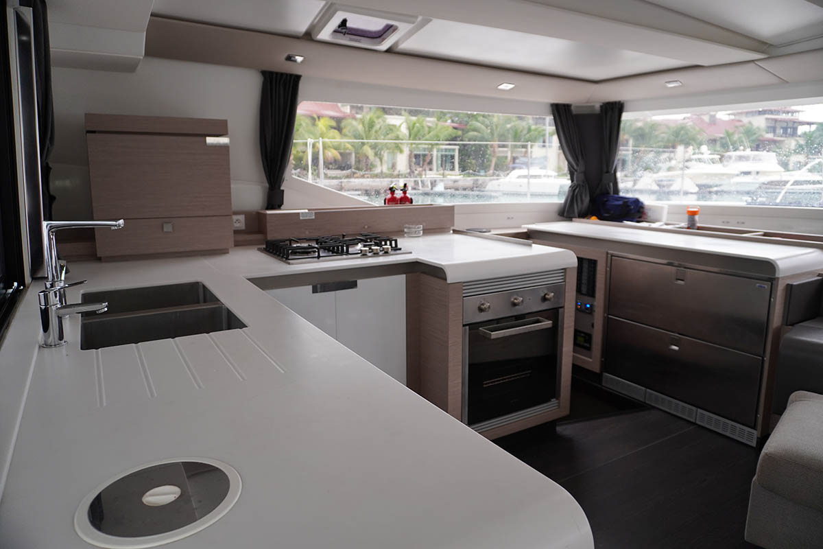 Photo #11 - Fountaine Pajot Tanna 47 - 5 + 1 cab. (Positive Energy) in Mahe - 35834