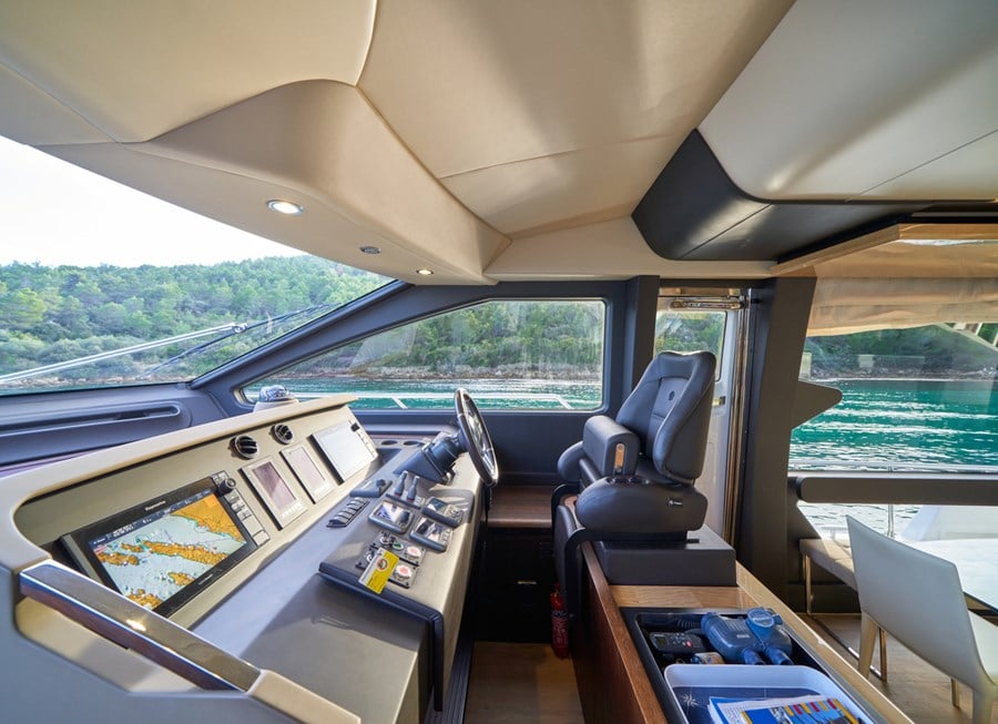 Photo #11 - Azimut 72 Fly (Relax of Croatia) in Sukosan - 35865