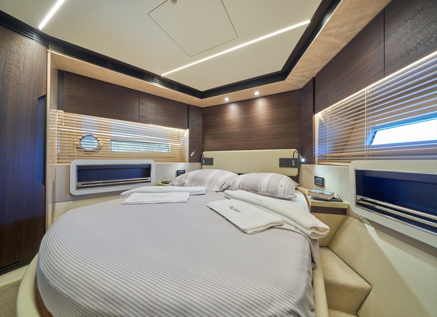 Photo #16 - Azimut 72 Fly (Relax of Croatia) in Sukosan - 35865