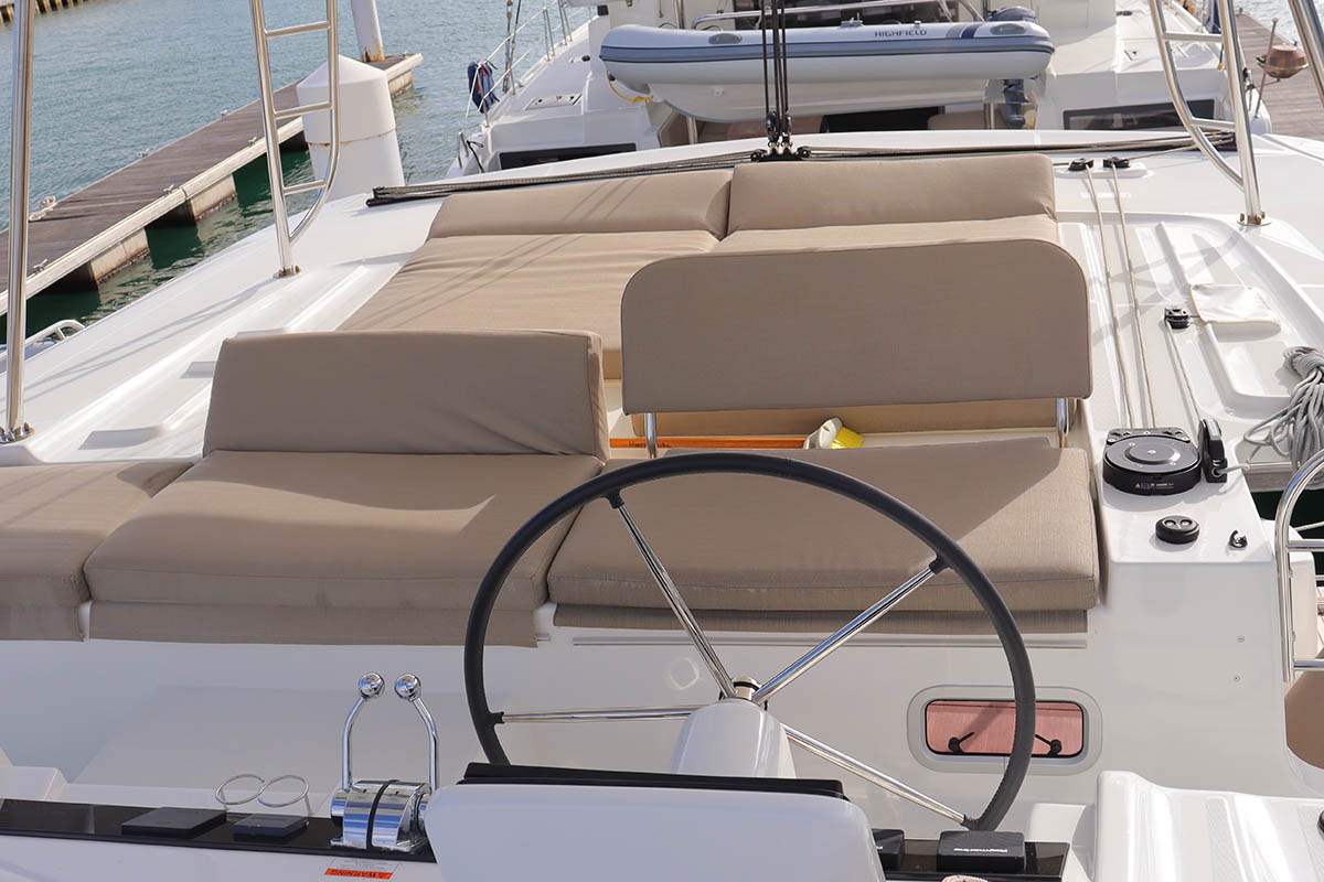 Photo #8 - Lagoon 46 - 4 + 2 cab. (Happy Fluke) in Nanny Cay - 36033