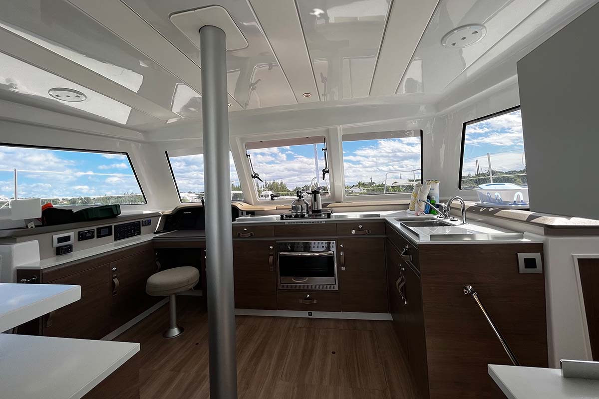 Photo #17 - Bali Catspace (Knot A Fantasea) en Marsh Harbour - 36040