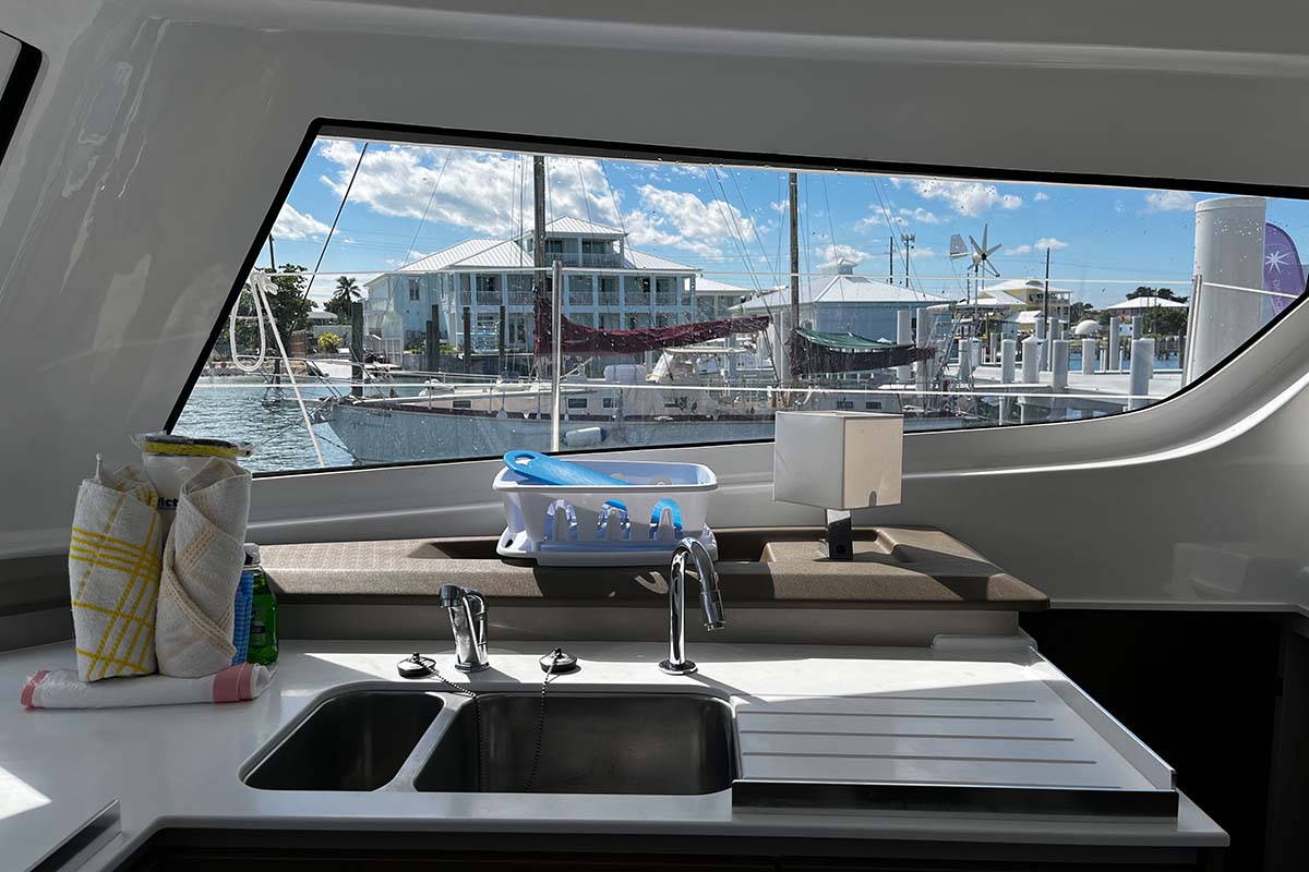 Photo #18 - Bali Catspace (Knot A Fantasea) en Marsh Harbour - 36040