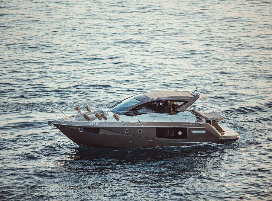 Photo #4 - Cranchi M44 HT (Brown Sugar) in Podstrana - 36078