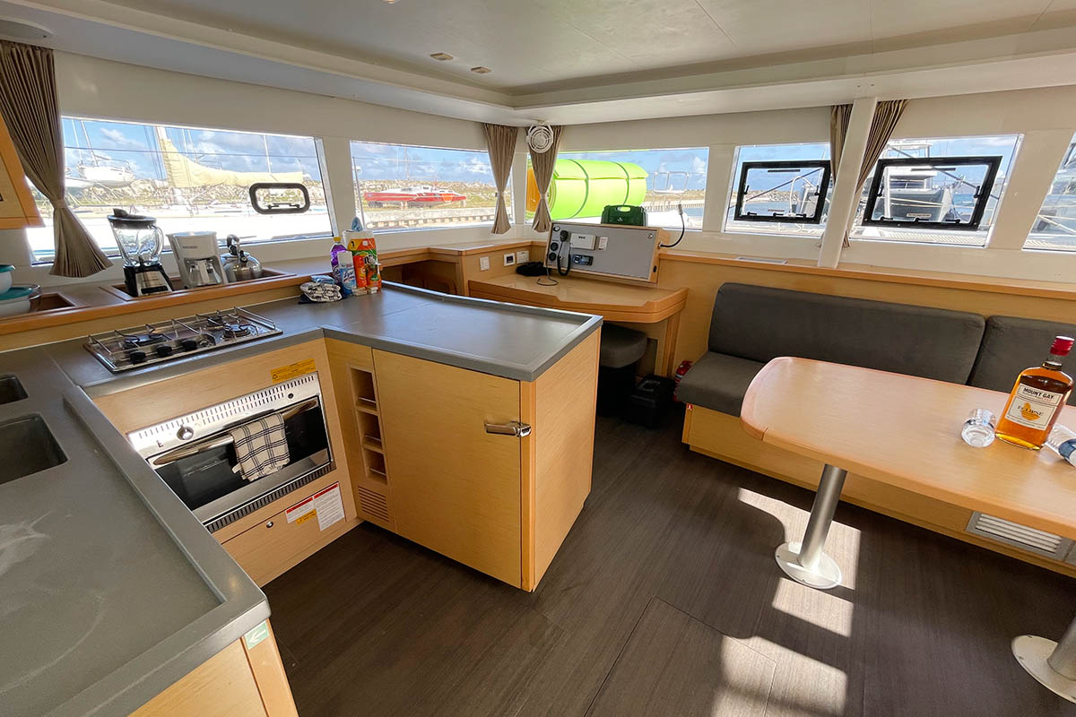 Photo #9 - Lagoon 450 F - 4 + 2 cab. (Judges' Chambers) in Nanny Cay - 36142
