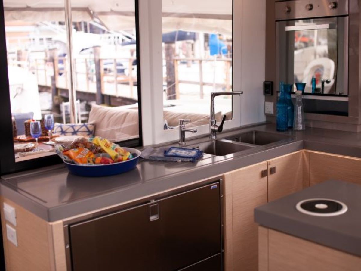 Photo #5 - Fountaine Pajot Saona 47 Maestro - 3 + 1 cab. (Dark Star) en Annapolis Maryland - 36172