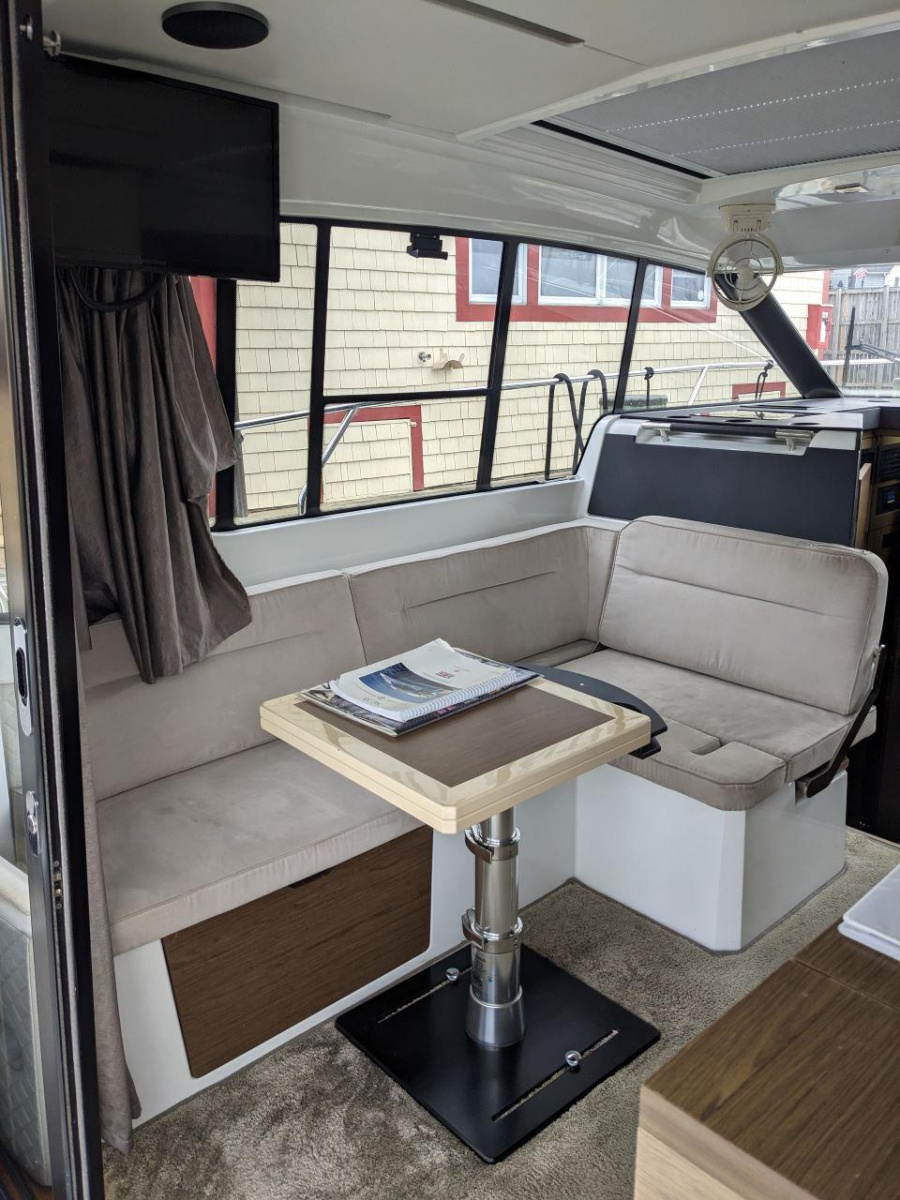 Photo #10 - Jeanneau NC 33 (Knot Home) in Annapolis. MD - 36174