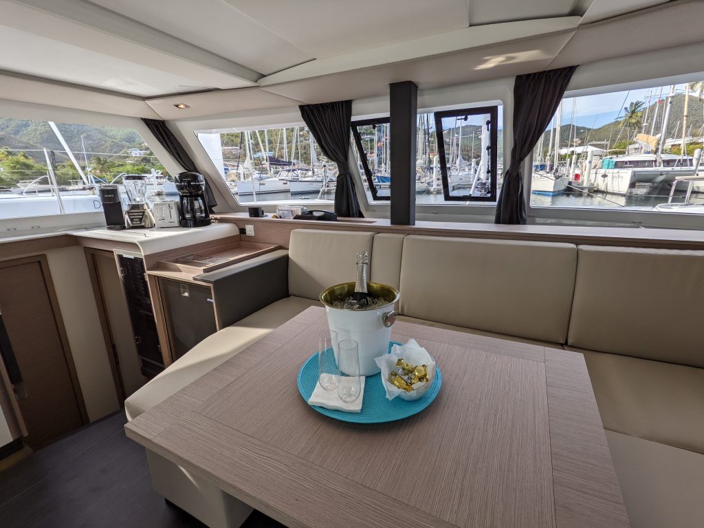 Photo #5 - Fountaine Pajot Isla 40 - 3 cab. (Hoppy Choppy) en Nanny Cay - 36187