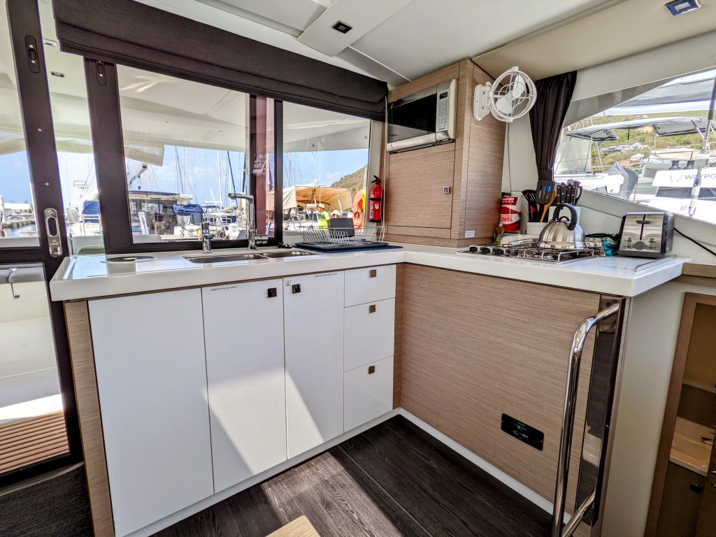 Photo #10 - Fountaine Pajot Lucia 40 - 4 cab. (Infinite Blue) in St. Thomas - 36188