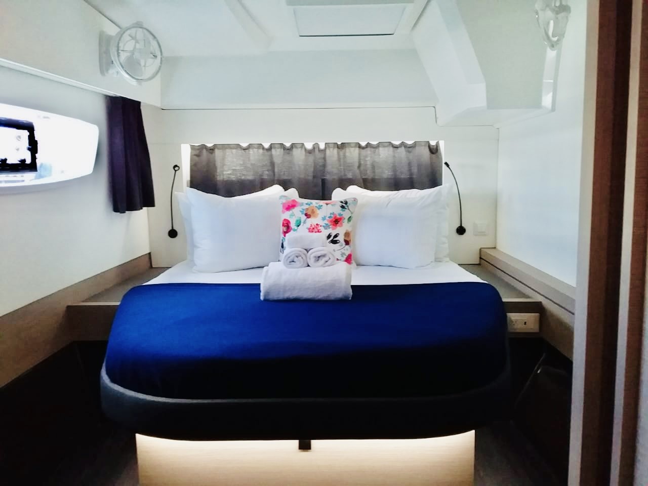 Photo #15 - Fountaine Pajot Astrea 42 Maestro (Serene Blue) in Nanny Cay - 36194