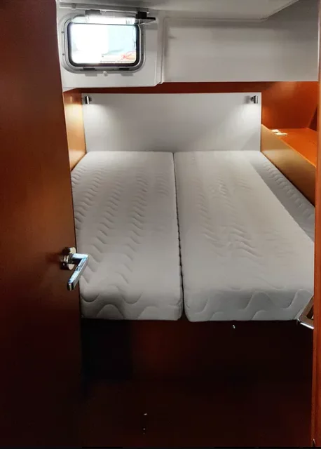 Oceanis 51.1 - 5 + 1 cab. (One Piece)  - 11