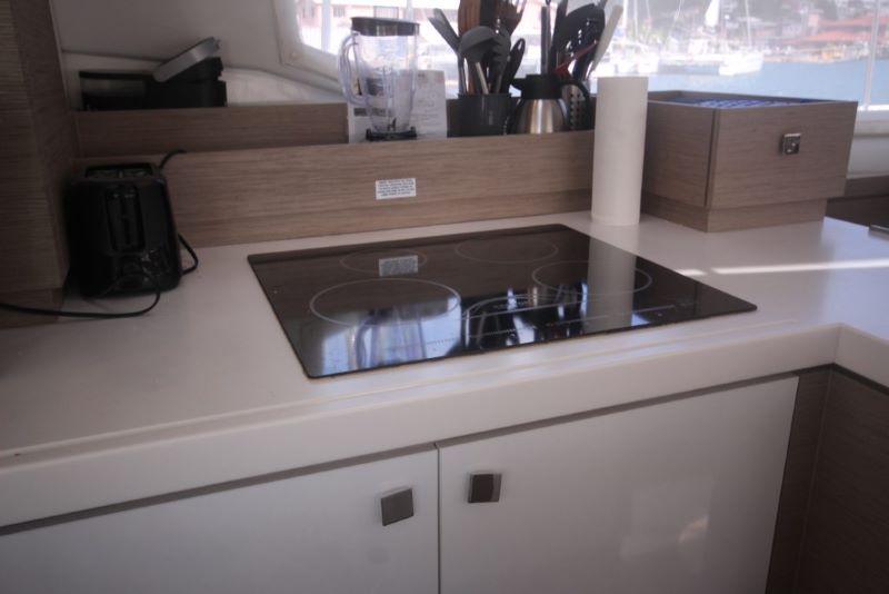 Photo #5 - Fountaine Pajot Saona 47 - 5 cab. (Barefoot Oasis) in St. Thomas - 36249