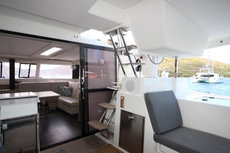 Photo #11 - Fountaine Pajot Saona 47 - 5 cab. (La Belle Vie) en St. Thomas - 36256