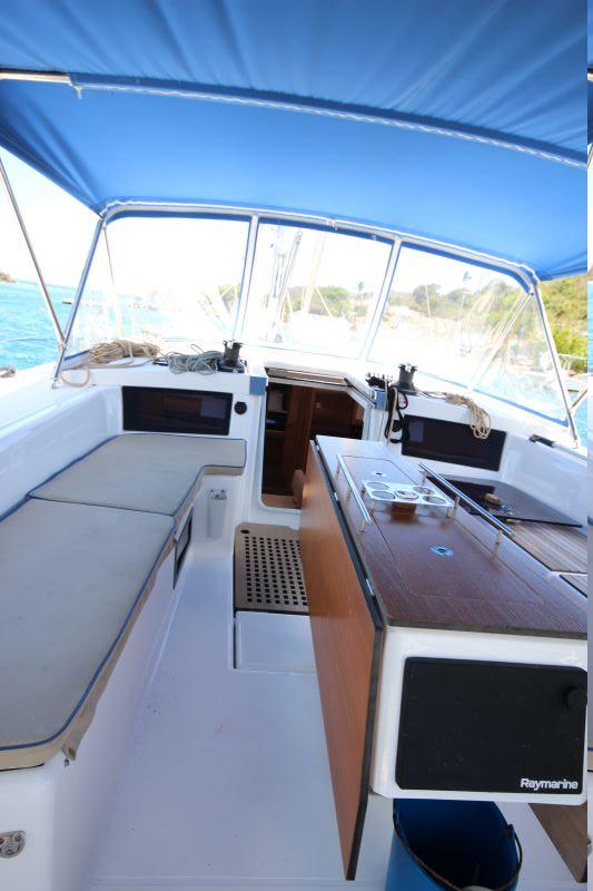 Photo #7 - Dufour 530 - 4 cab. (Pura Vida) in St. Thomas - 36263