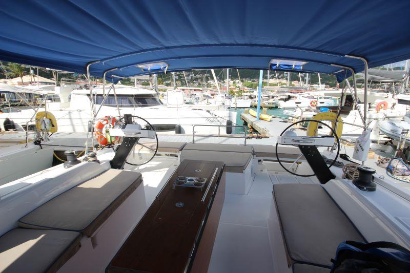 Photo #9 - Dufour 530 - 4 cab. (Pura Vida) in St. Thomas - 36263
