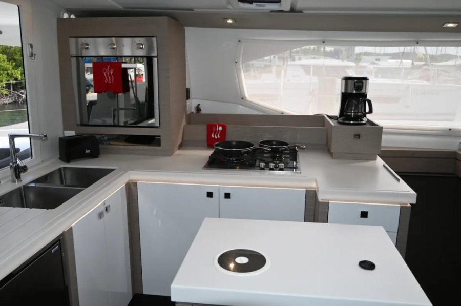 Photo #5 - Fountaine Pajot Saona 47 (Quintet) - 3 + 1 cab. (Rising Dawn) in St. Thomas - 36264