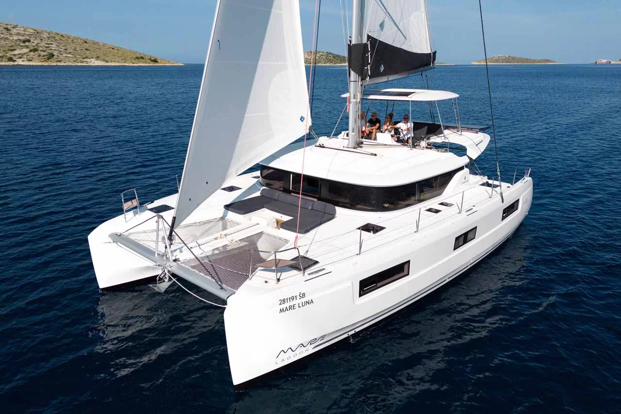 Lagoon 46 - 4 + 2 cab. (Mare Luna)  - 2