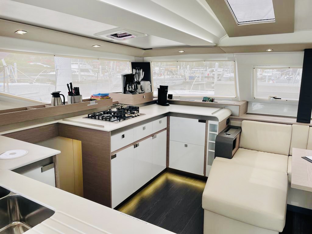 Photo #11 - Fountaine Pajot Elba 45 - 4 cab. (Pau Hana II) en Nanny Cay - 36289