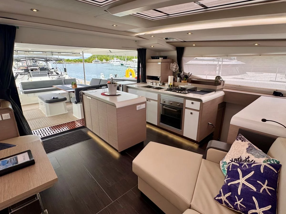 Fountaine Pajot Aura 51 (Carrie Lee)  - 21