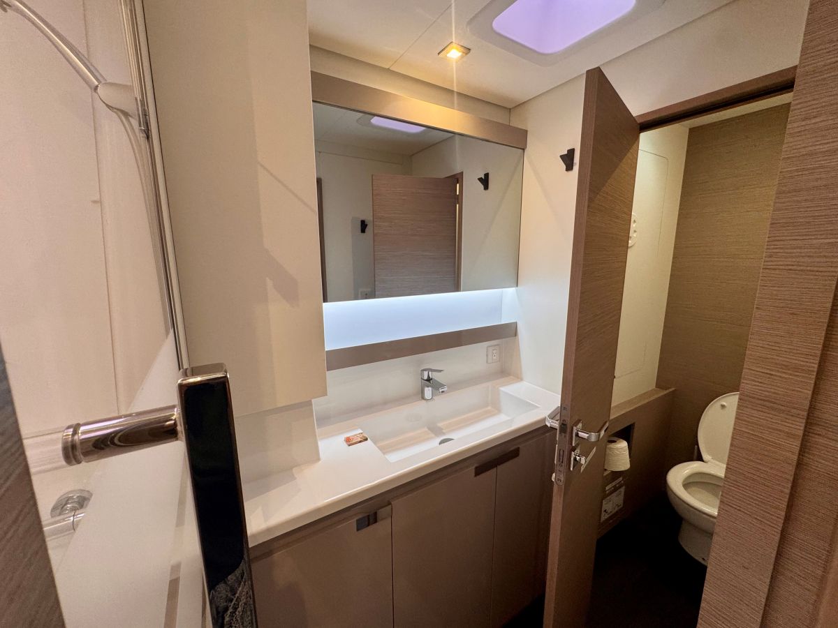 Photo #36 - Fountaine Pajot Aura 51 (Carrie Lee) in Nanny Cay - 36291