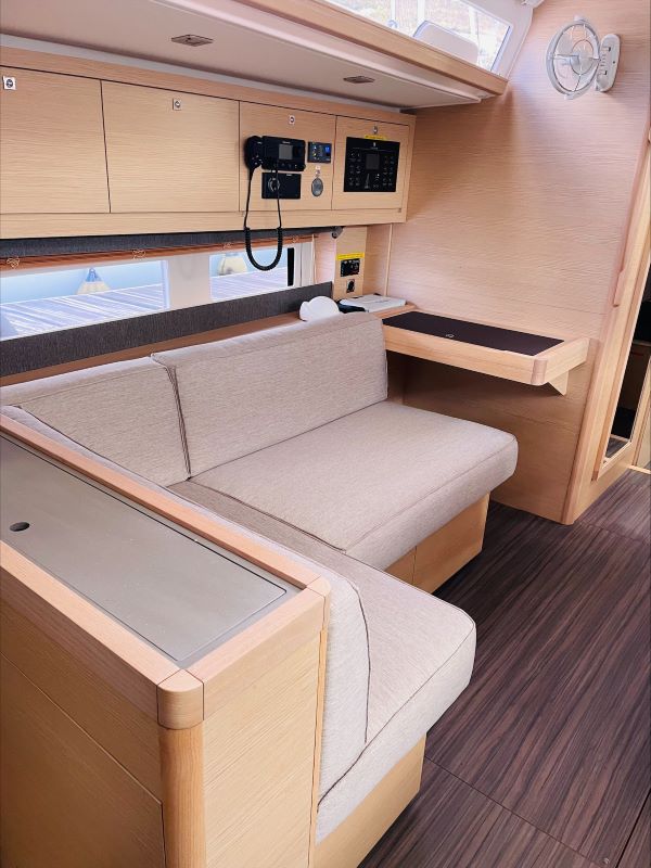 Photo #4 - Dufour 530 - 4 cab. (Steel Away) in Nanny Cay - 36292