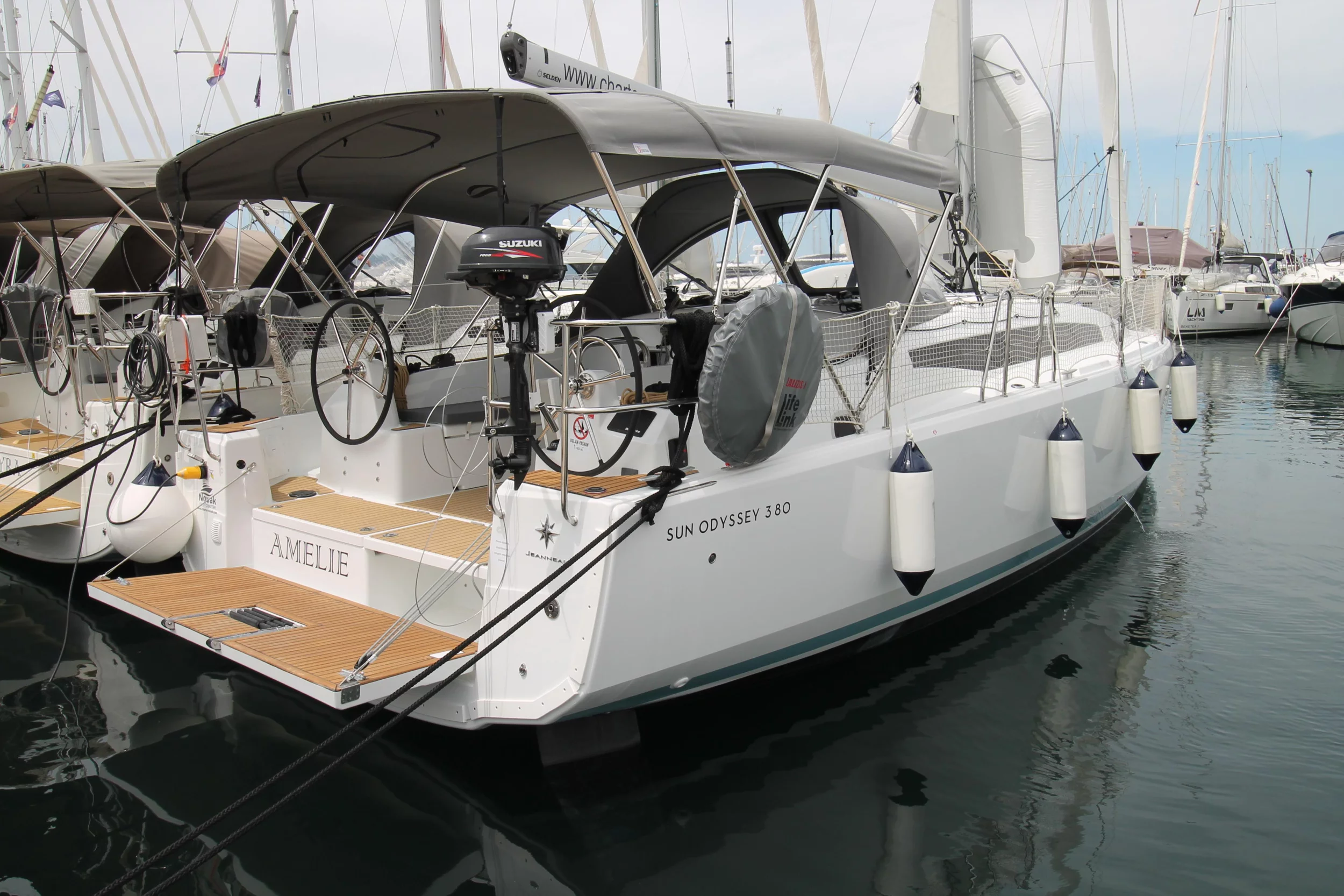 Sun Odyssey 380 (Amelie)  - 2