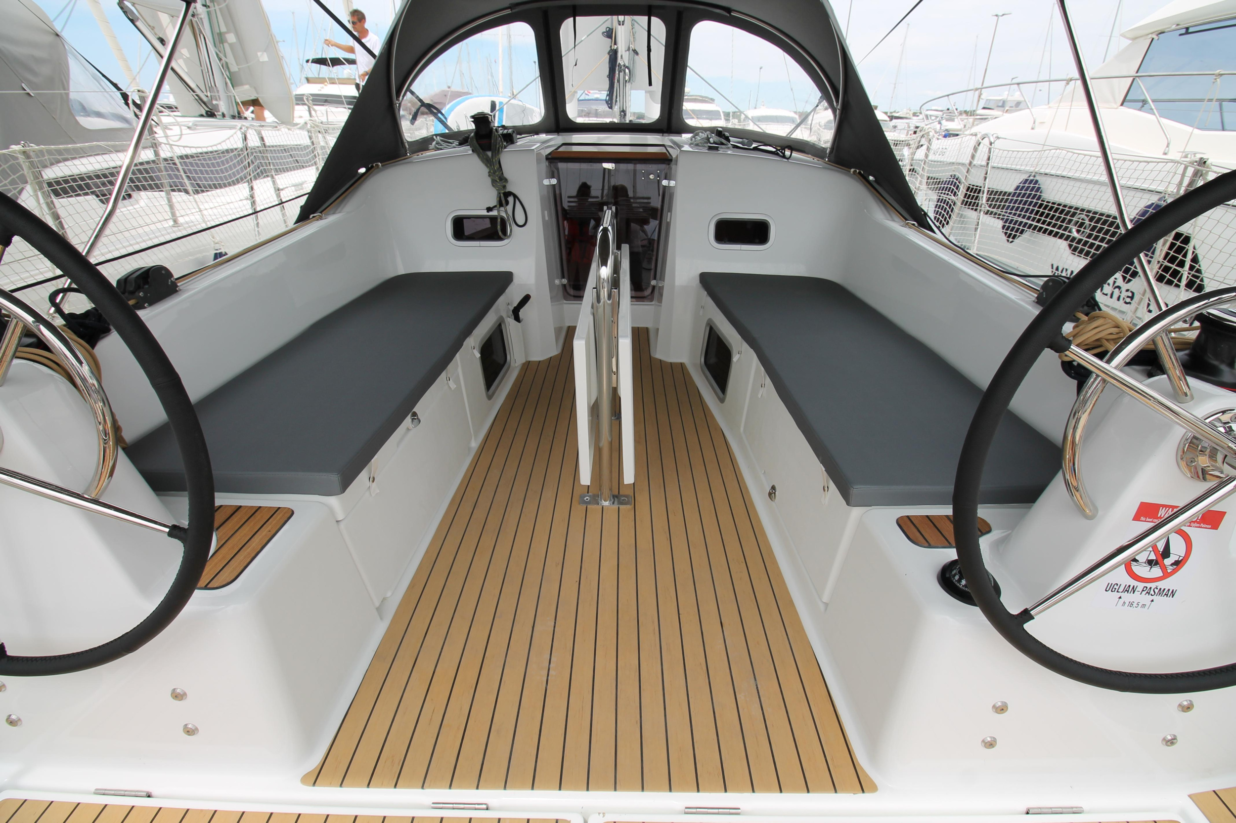 Photo #4 - Sun Odyssey 380 (Amelie) in Biograd - 36299