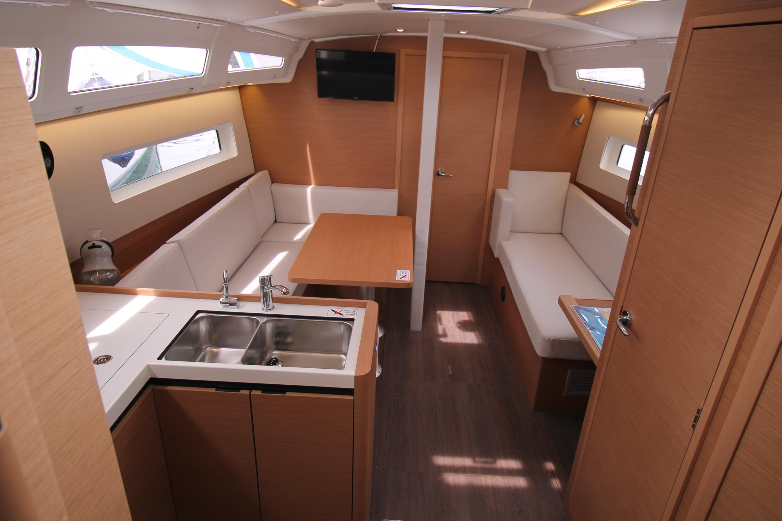 Photo #6 - Sun Odyssey 380 (Amelie) in Biograd - 36299