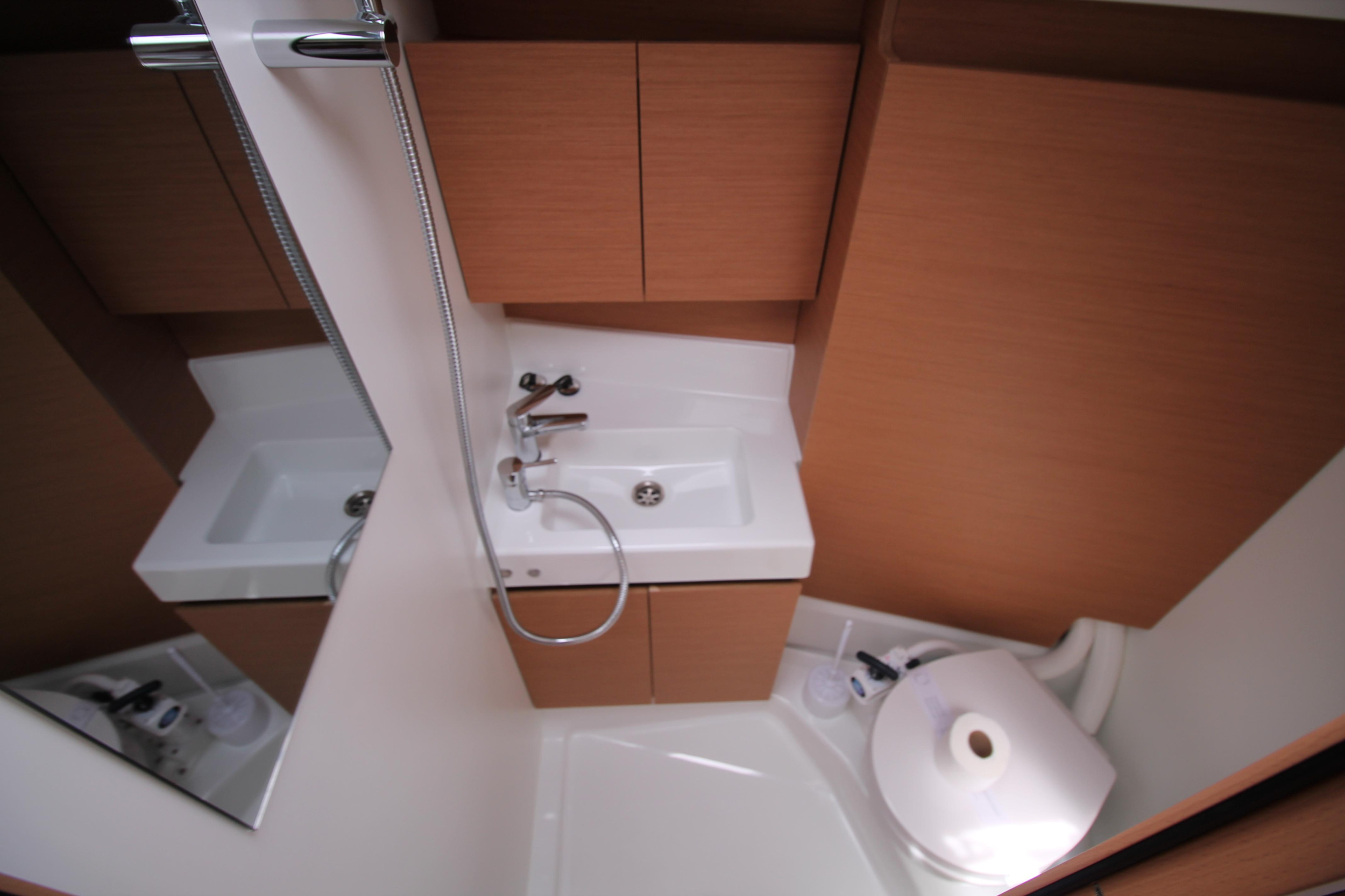 Photo #13 - Sun Odyssey 380 (Amelie) in Biograd - 36299