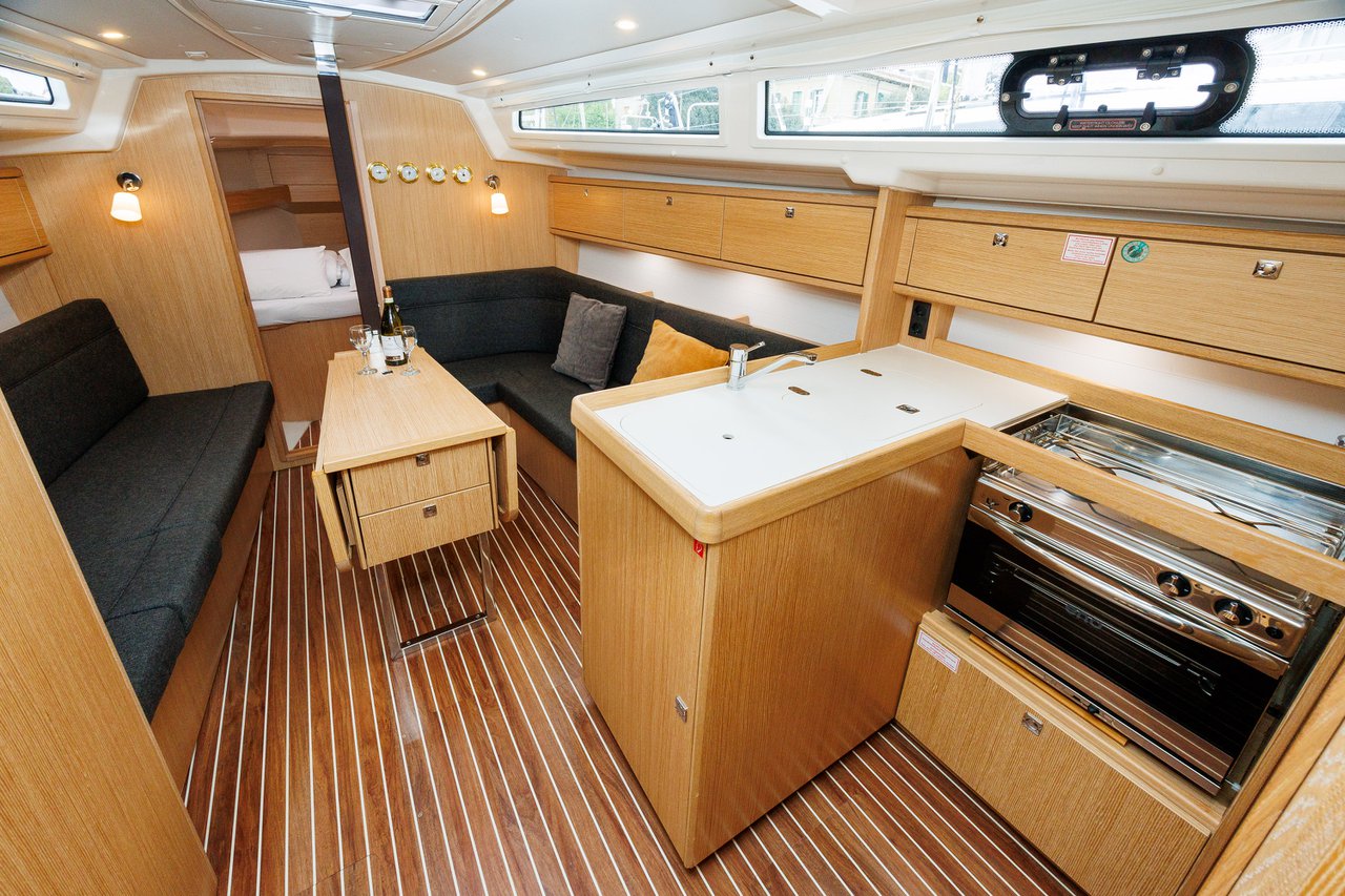 Photo #6 - Bavaria Cruiser 34 Style - 3 cab. (Roko) in Zadar - 36359