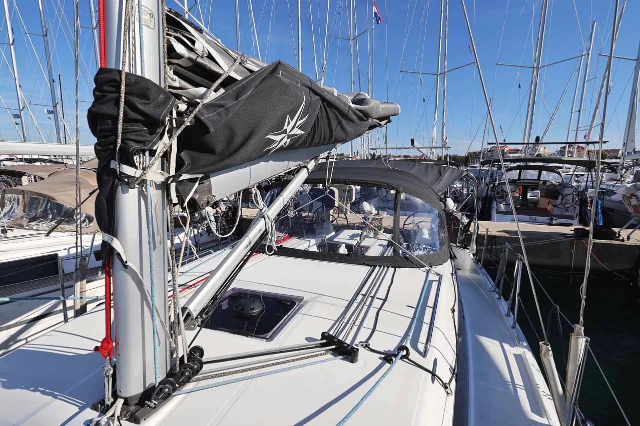 Sun Odyssey 380 Performance (Mymia)  - 4