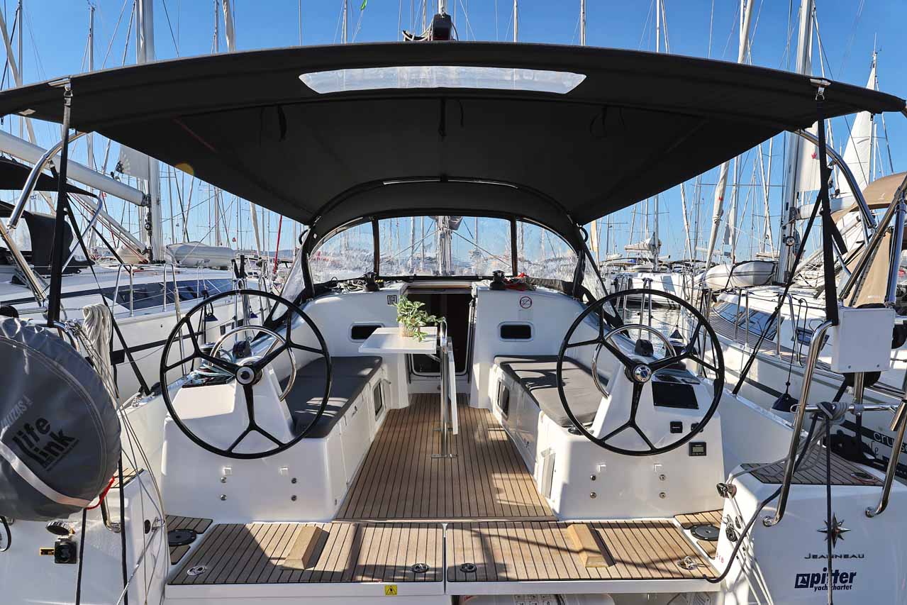 Photo #7 - Sun Odyssey 380 Performance (Mymia) in Biograd - 36366