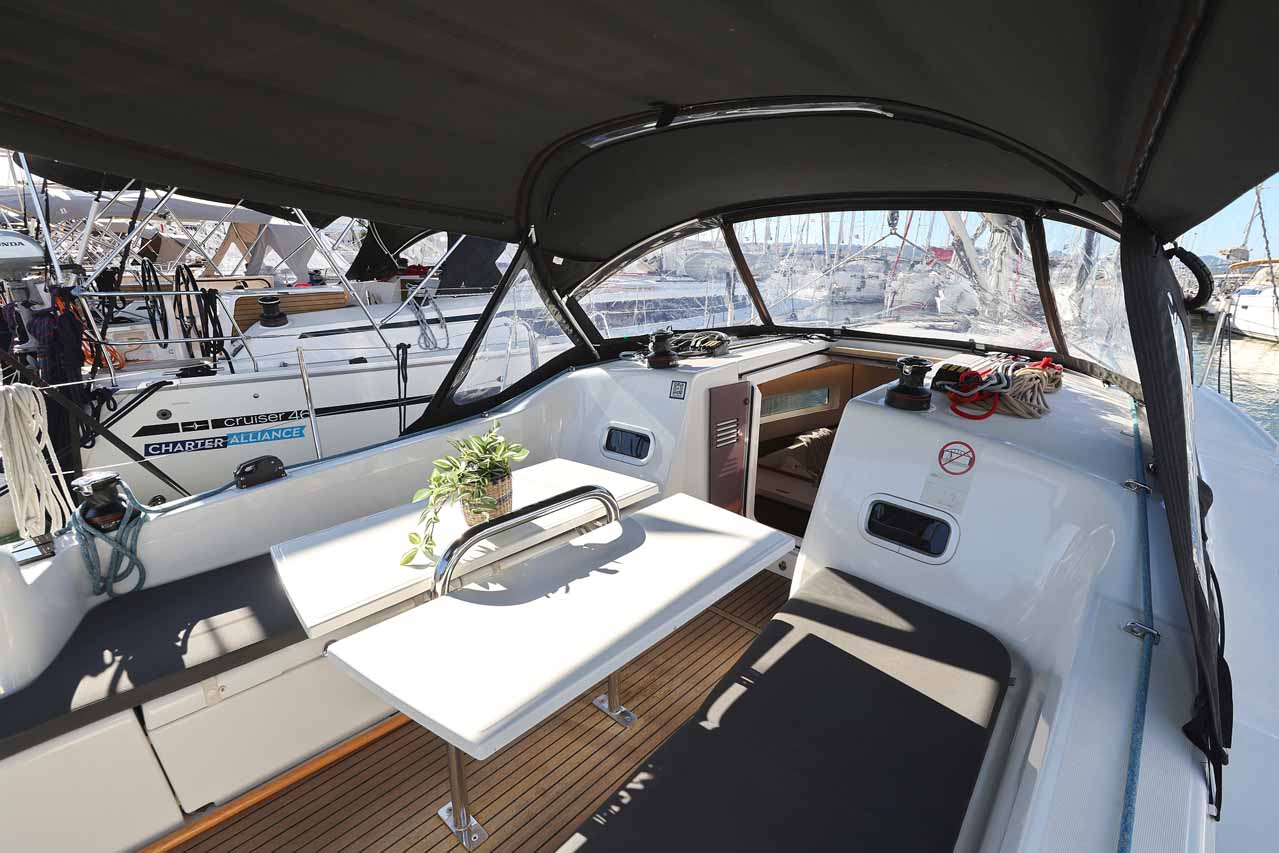 Photo #9 - Sun Odyssey 380 Performance (Mymia) in Biograd - 36366