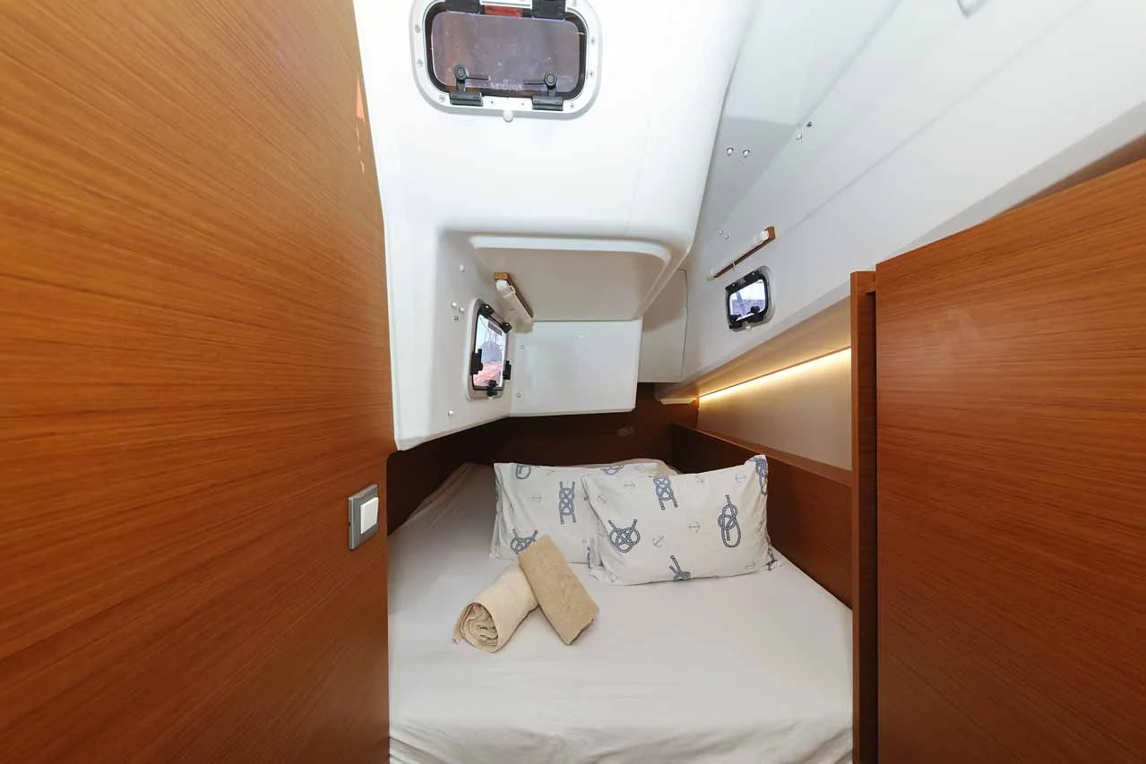 Sun Odyssey 380 Performance (Mymia)  - 19