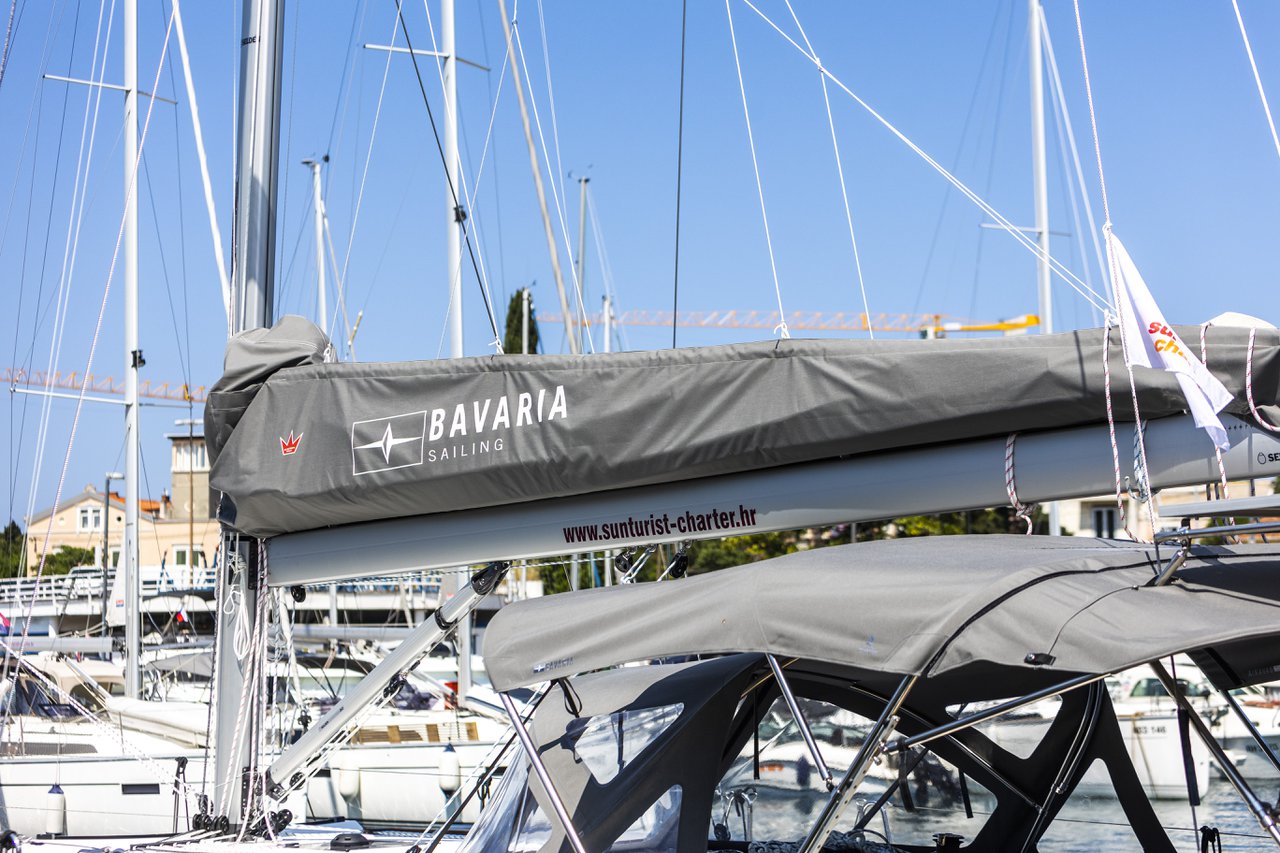 Photo #7 - Bavaria C42 (Maraschino) en Zadar - 36372