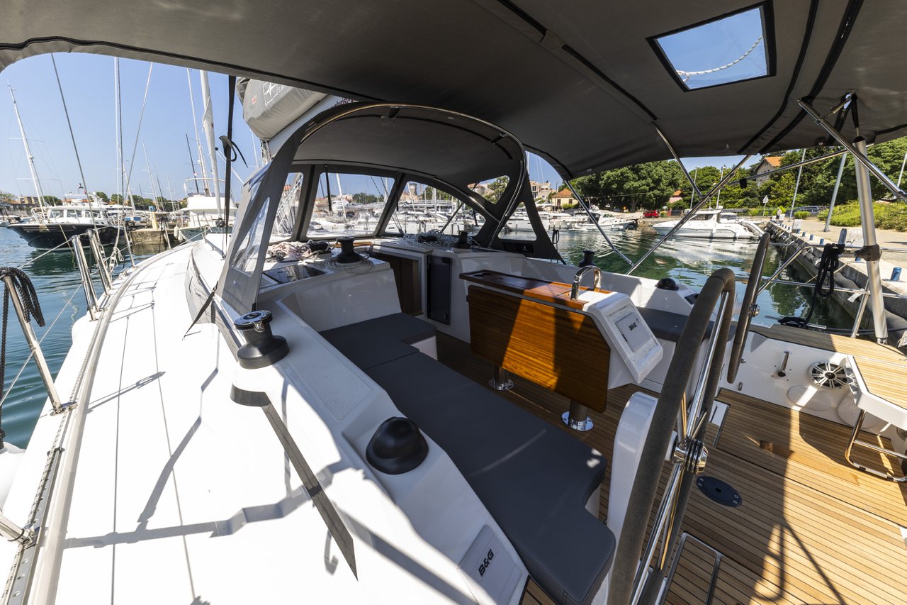 Photo #11 - Bavaria C42 (Maraschino) en Zadar - 36372