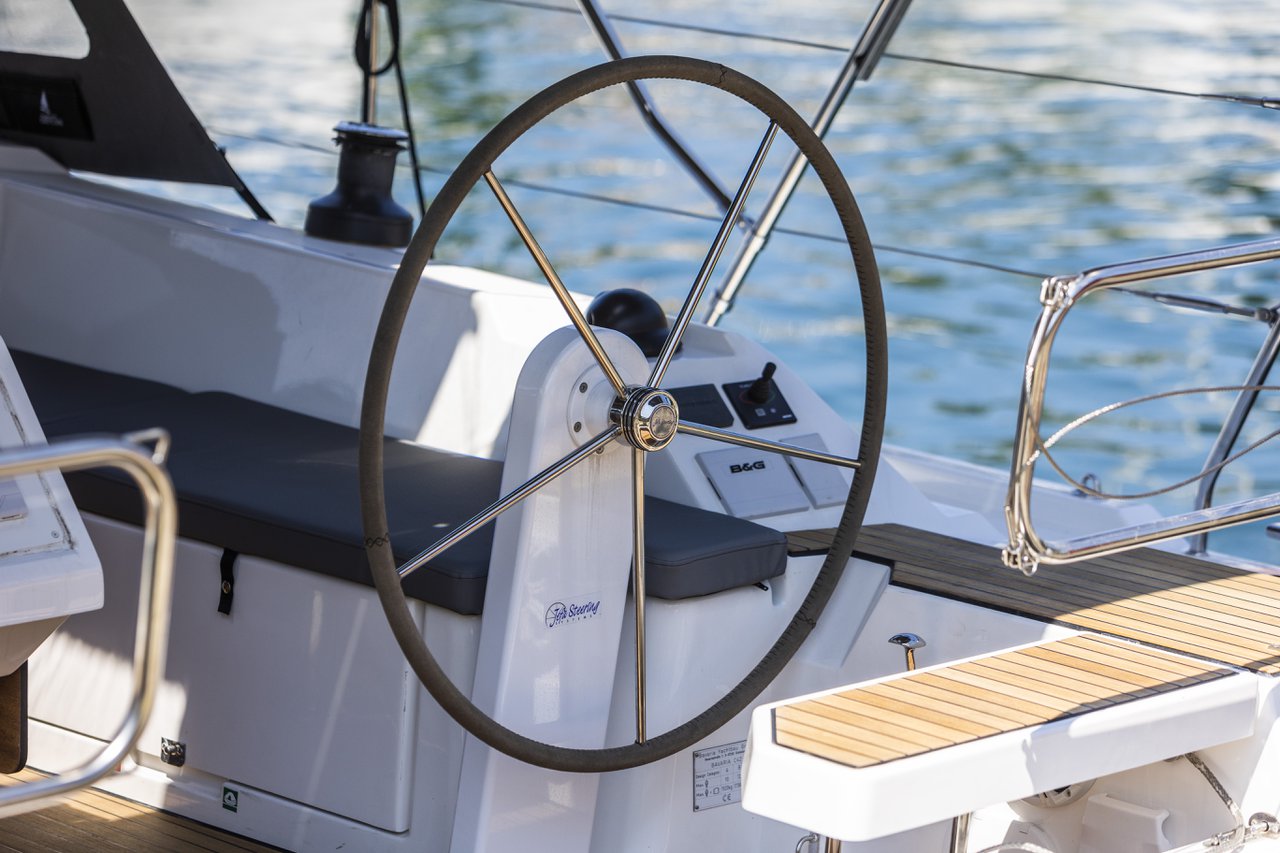 Photo #12 - Bavaria C42 (Maraschino) en Zadar - 36372
